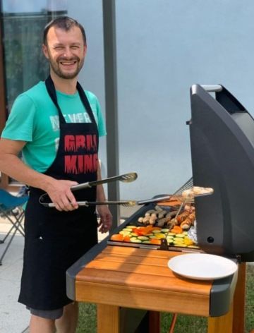 Jan Kaštura miluje společnost, grilování a přátelské setkání za pěkného počasí.